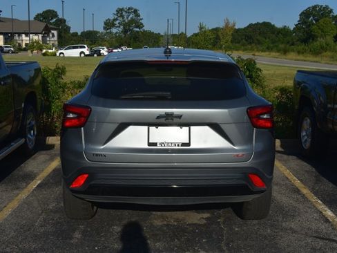 Used 2024 Chevrolet Trax RS w/ Driver Confidence Package FWD image 4