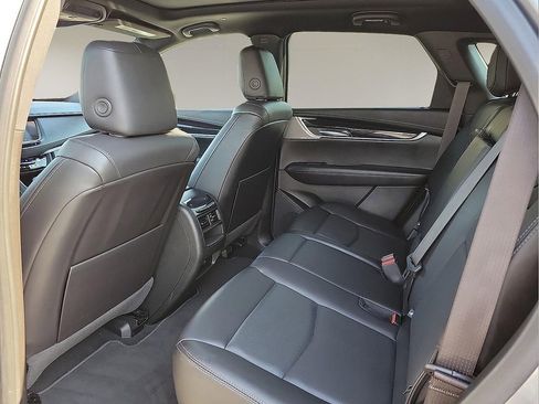 Used 2024 Cadillac XT5 Premium Luxury AWD/4WD image 9