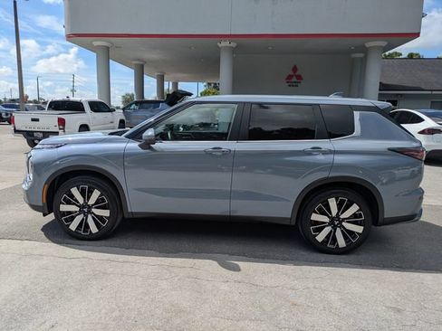 Used 2025 Mitsubishi Outlander SE AWD/4WD image 7