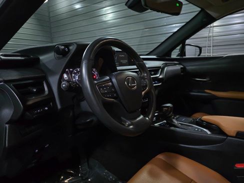 Used 2019 Lexus UX 250h w/ Premium Package image 10