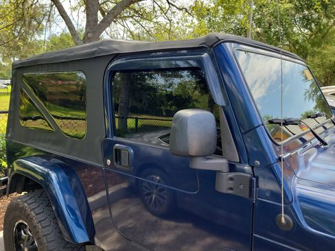 Used 2005 Jeep Wrangler Unlimited AWD/4WD image 15