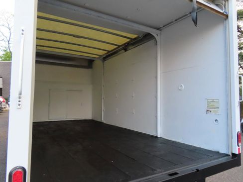 Used 2022 Chevrolet Express 3500 w/ Power Convenience Package RWD image 15