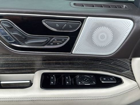 Used 2022 Lincoln Navigator Black Label AWD/4WD image 12