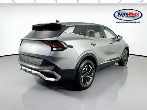 Used 2023 Kia Sportage LX image 2