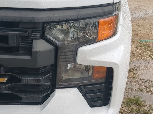 Used 2022 Chevrolet Silverado 1500 Custom RWD image 10
