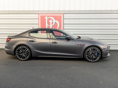 Used 2022 Maserati Ghibli Trofeo image 43