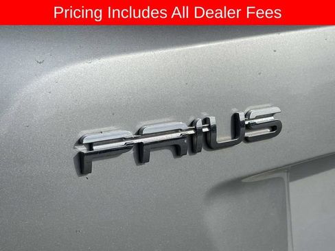 Used 2018 Toyota Prius Three w/ Advanced Technology Package FWD image 11