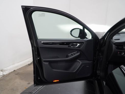 Used 2024 Porsche Macan S image 16
