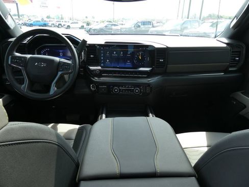 Used 2025 Chevrolet Silverado 2500 ZR2 AWD/4WD image 22