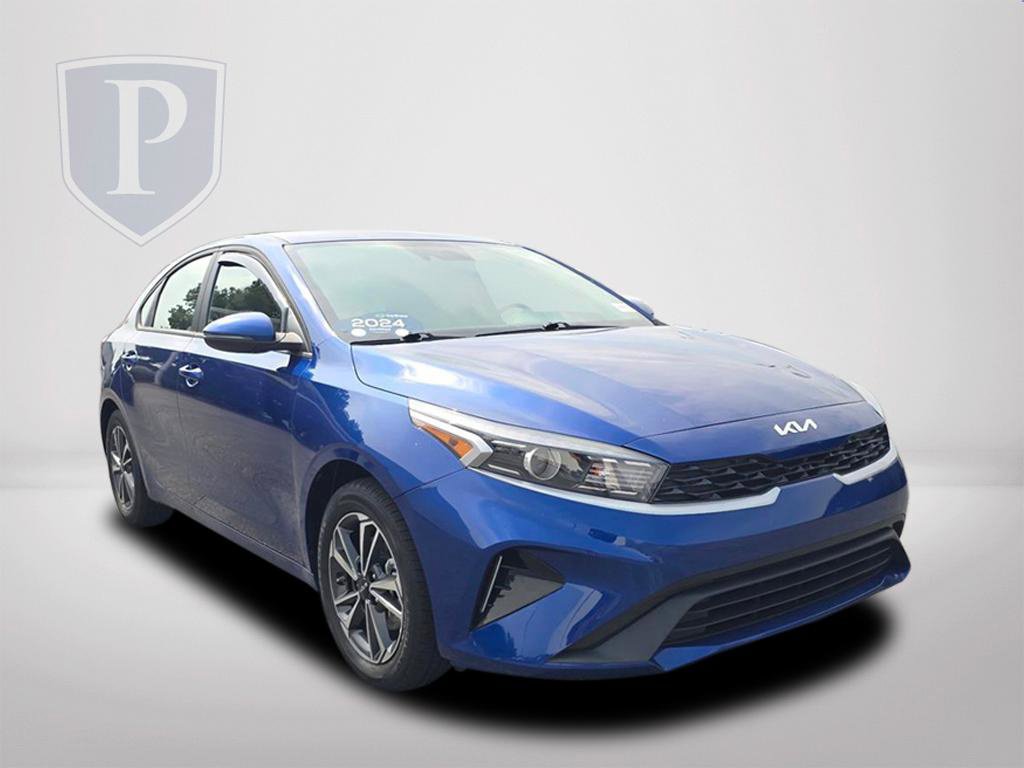 Used 2024 Kia Forte LXS w/ LXS Technology Package FWD image 14