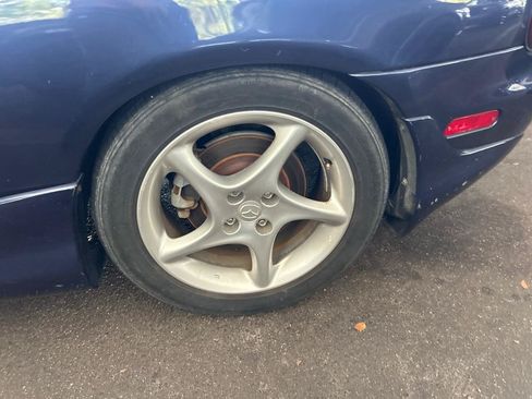 Used 2002 MAZDA MX-5 Miata RWD image 11