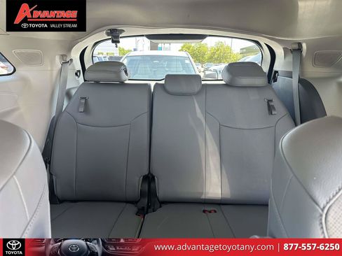 Used 2023 Toyota Sienna Limited AWD/4WD image 12