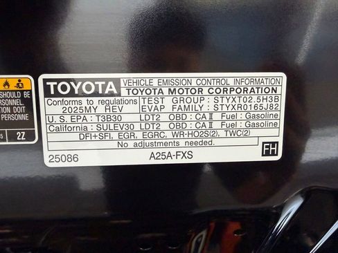 Used 2025 Toyota RAV4 XLE image 33
