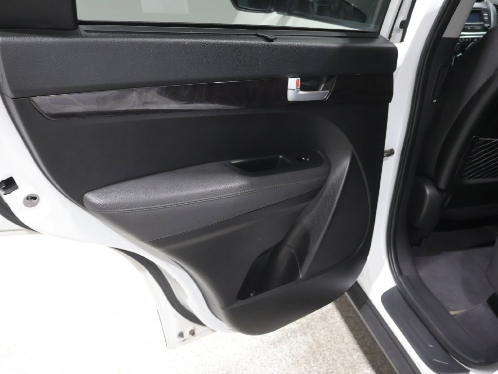 Used 2014 Kia Sorento LX AWD/4WD image 22