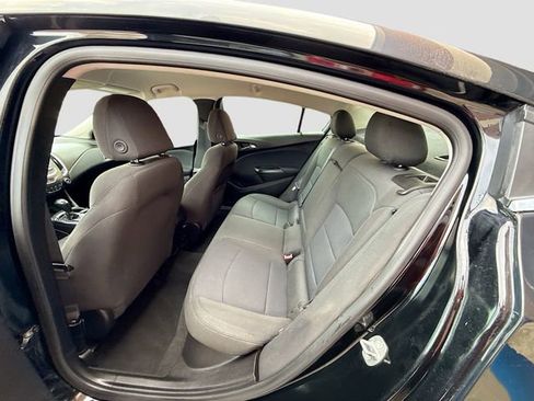 Used 2017 Chevrolet Cruze LT w/ Convenience Package image 23