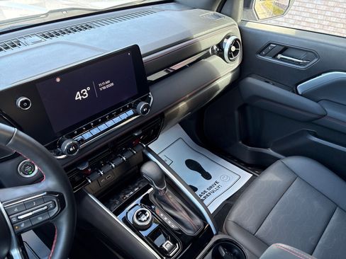 Used 2023 Chevrolet Colorado Z71 w/ Z71 Convenience Package 2 image 21