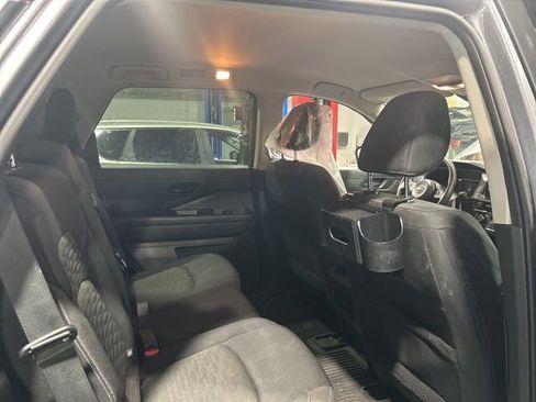 Used 2024 Nissan Pathfinder S image 13