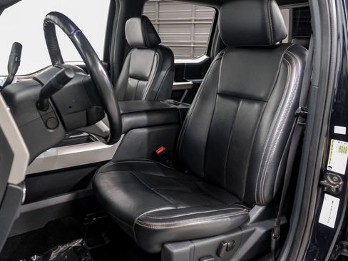 Used 2022 Ford F250 Lariat w/ Black Appearance Package AWD/4WD image 31