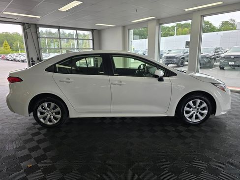 Used 2026 Toyota Corolla LE FWD image 2