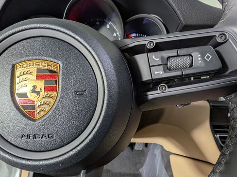 New 2026 Porsche Macan image 37