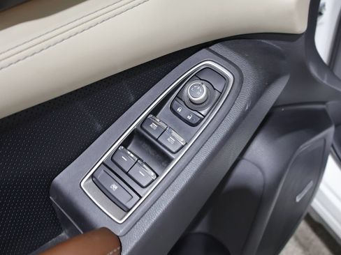 Used 2019 Subaru Ascent Touring AWD/4WD image 14