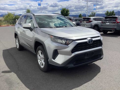 Used 2020 Toyota RAV4 LE w/ All Weather Liner Package AWD/4WD image 8