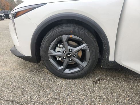 New 2025 Kia K4 LXS image 22