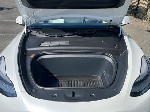 Used 2020 Tesla Model Y Long Range image 20