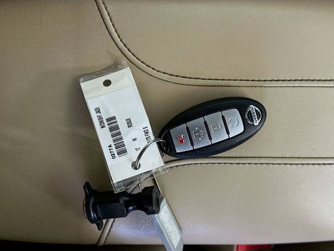 Used 2017 Nissan Rogue SV w/ Sun & Sound Touring Package image 34