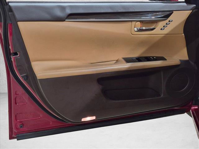Used 2018 Lexus ES 350 w/ Luxury Package w/Wood Trim FWD image 10