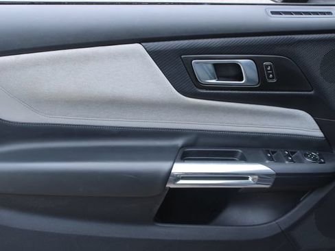 Used 2024 Ford Mustang Convertible RWD image 7