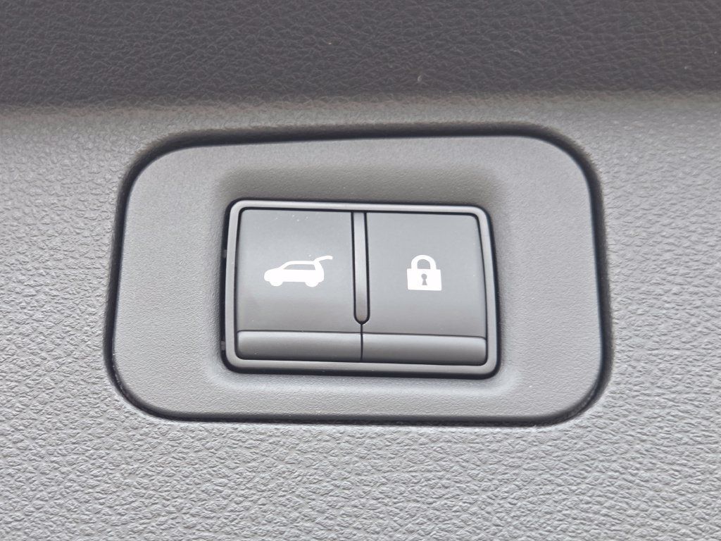 Used 2025 INFINITI QX80 Sensory AWD/4WD image 33
