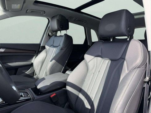 Certified 2025 Audi Q5 2.0T Premium Plus w/ Premium Plus Package AWD/4WD image 19