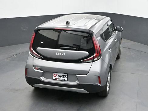Used 2025 Kia Soul LX w/ LX Technology Package FWD image 30