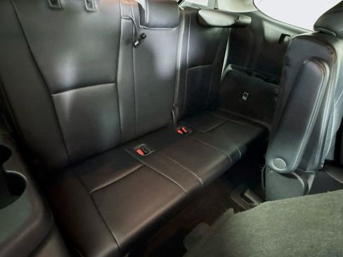 Used 2023 Toyota Highlander XLE FWD image 27