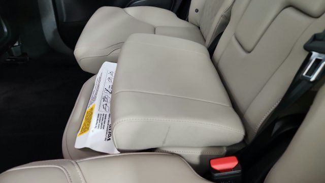 Used 2026 Volvo XC90 B6 Plus w/ Protection Package AWD/4WD image 30