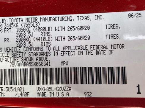 Used 2025 Toyota Sequoia Platinum w/ TRD Off-Road Package AWD/4WD image 30