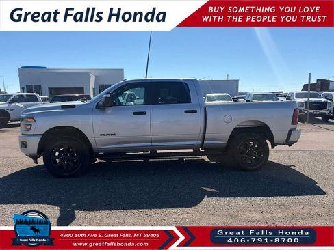 Used 2026 RAM 2500 Big Horn AWD/4WD image 4