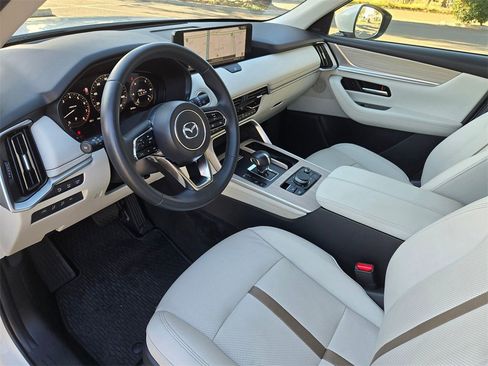 Certified 2025 MAZDA CX-90 3.3 Turbo w/ Premium Plus Pkg image 9