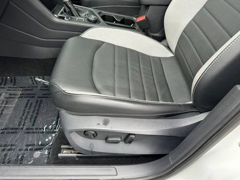 Certified 2023 Volkswagen Taos SEL AWD/4WD image 24