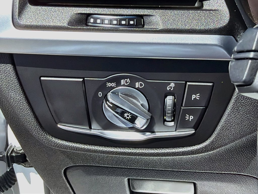 Used 2023 BMW X3 sDrive30i w/ Premium Package RWD image 36