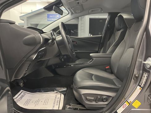 Used 2020 Toyota Prius Prime XLE image 10