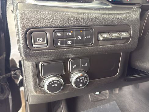 Used 2022 GMC Yukon XL Denali RWD image 14