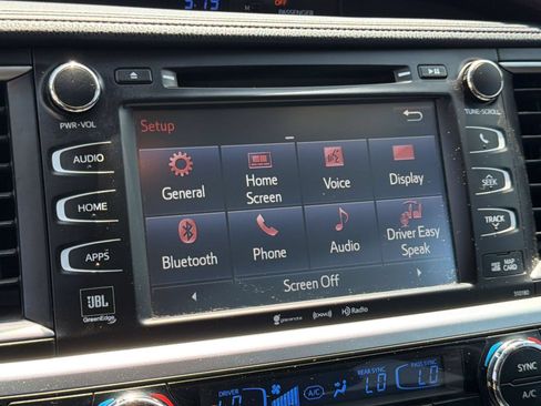 Used 2018 Toyota Highlander Limited Platinum FWD image 23