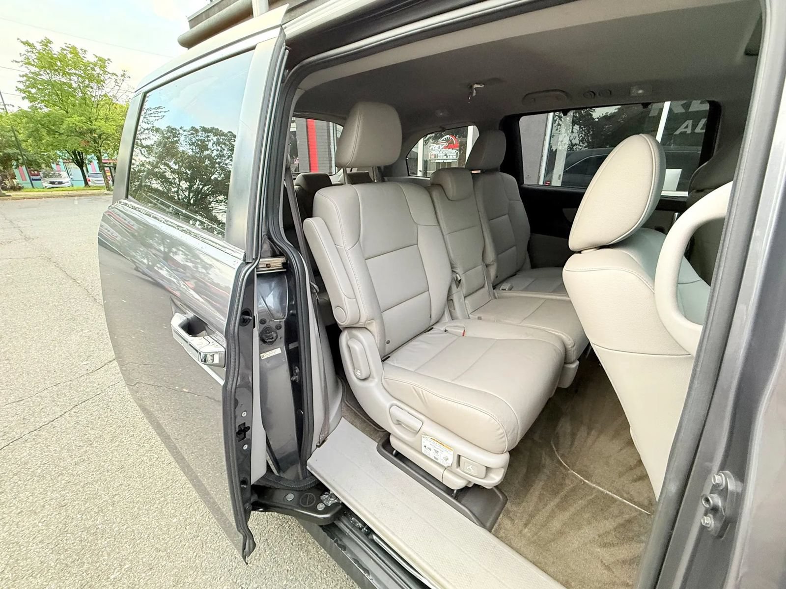 Used 2014 Honda Odyssey EX-L image 16