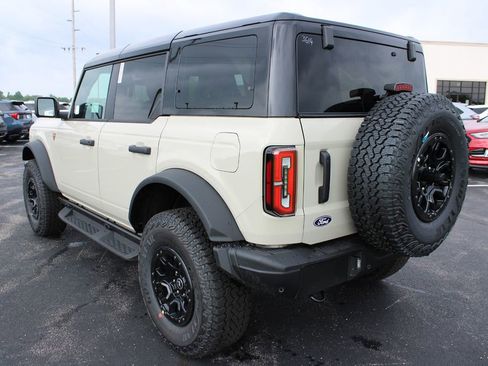 New 2026 Ford Bronco Badlands AWD/4WD image 8
