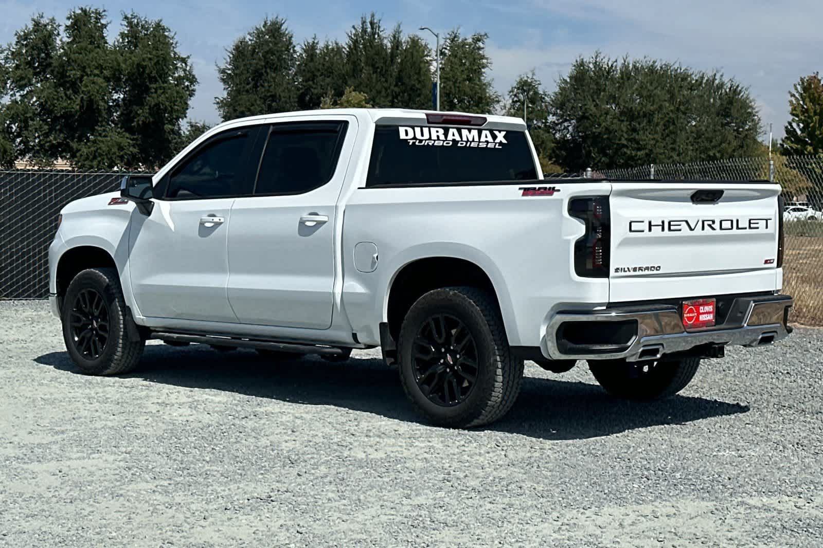 Used 2024 Chevrolet Silverado 1500 LT w/ Z71 Off-Road Package AWD/4WD image 7