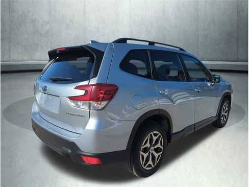 Used 2019 Subaru Forester Premium image 6