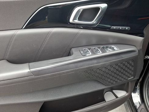 Certified 2025 Kia Carnival SX Prestige FWD image 14