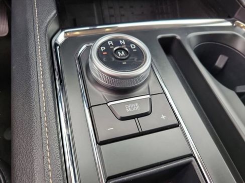 Used 2024 Ford Expedition Max XLT image 27